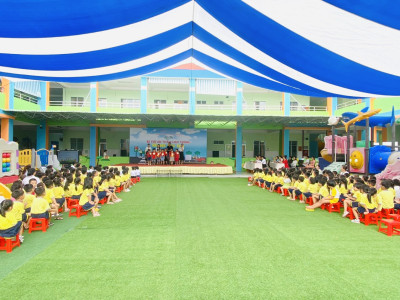 Trường Mầm Non Hoa Cúc tổ chức hội thi “ Bé với an toàn giao thông”