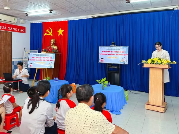 Hội thảo và tiêm phòng vắc xin tại trường Mầm non Tuổi Ngọc