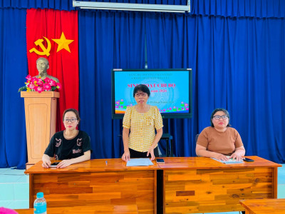 Sinh hoạt chi bộ tháng 8
