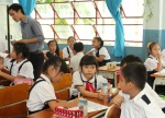 HS lớp 3 cùng thảo luận, đưa ra những quan điểm khi học bài “Kỹ năng làm việc nhóm”.
