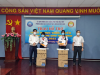 Trao học bổng và hỗ trợ thiết bị học trực tuyến cho học sinh năm học 2021-2022