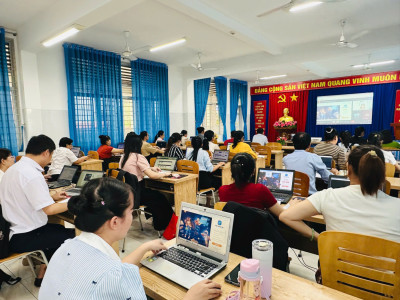 Trường Tiểu học Kim Đồng tập huấn Chuyên đề " Ứng dụng AI tạo kho học liệu số" cho giáo viên