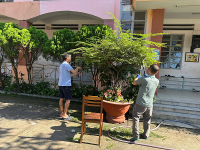 Trường tiểu học Phú Hòa 2 ra quân dọn dẹp vệ sinh, chuẩn bị cho năm học mới 2026 - 2027