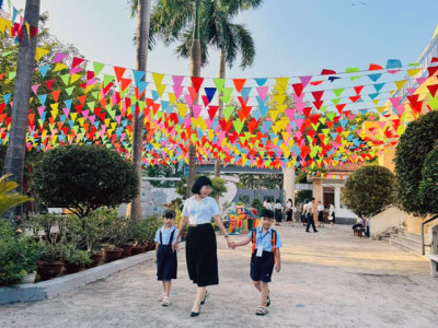 Học sinh lớp 1 Trường Tiểu học Phú Lợi háo hức tựu trường năm học 2025 – 2026