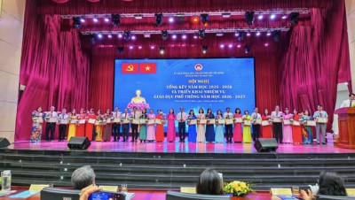 Trường Tiểu học Phú Mỹ vinh dự được khen thưởng vì thành tích tiêu biểu trong thực hiện nhiệm vụ giáo dục phổ thông