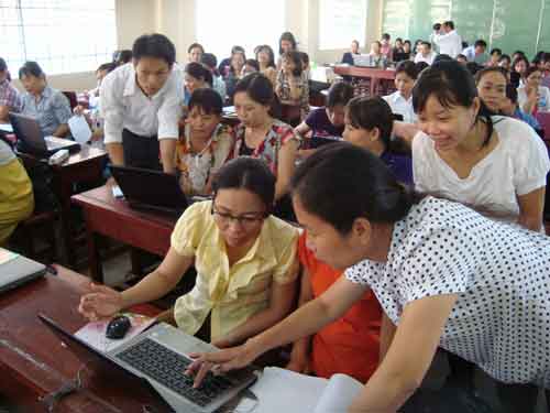 Giáo viên tham dự tập huấn tiếng Anh