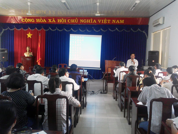 Ông Nguyễn Tấn Đạt - Chuyên viên PGD TP TDM triển khai nội dung