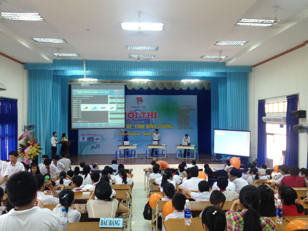 Toàn cảnh Hội thi Tin học trẻ Tỉnh Bình Dương lần thứ XVIII năm 2014