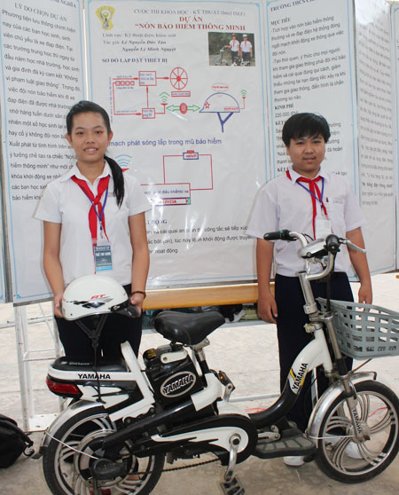 Dự án “Mũ bảo hiểm thông minh” của học sinh trường THCS Chánh Nghĩa (TP.TDM) là 1 trong 2 dự án đoạt giải nhất tại cuộc thi