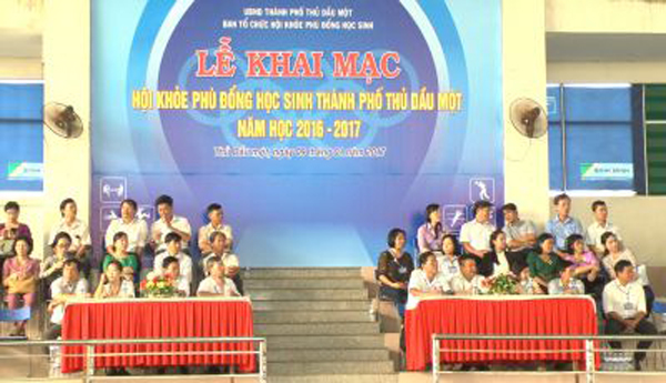 Các đại biểu dự khai mạc