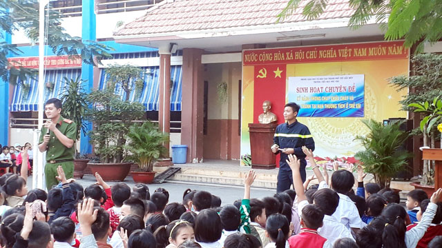 Trường Tiểu học Phú Thọ: Sinh hoạt chuyên đề " Phòng cháy chữa cháy và phòng tránh tai nạn thương tích ở trẻ em"