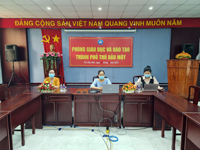 Điểm cầu tại Phòng Giáo dục và Đào tạo thành phố