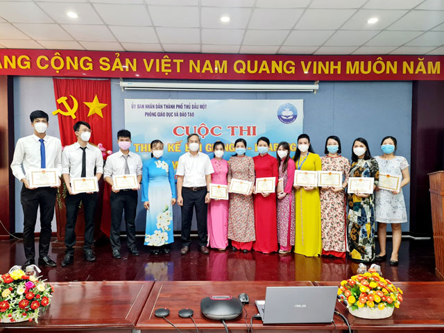 Các Giáo viên nhận giải Thiết kế bài giảng E-Leaning năm học 2021-2022