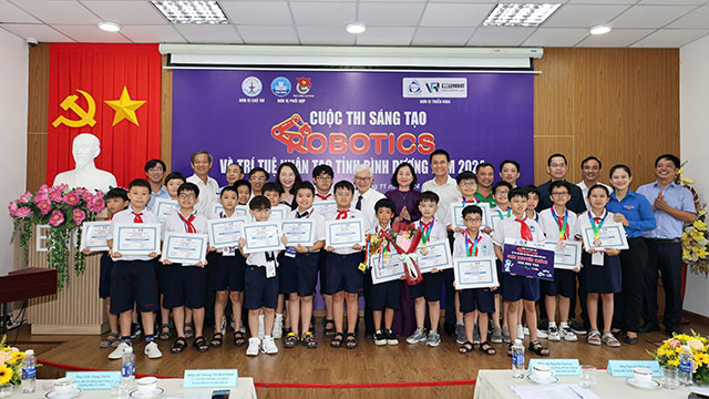 Học sinh Thủ Dầu một đạt 16/31 giải tại vòng Chung kết Cuộc thi “Sáng tạo Robotics và Trí tuệ nhân tạo” tỉnh Bình Dương lần thứ 2